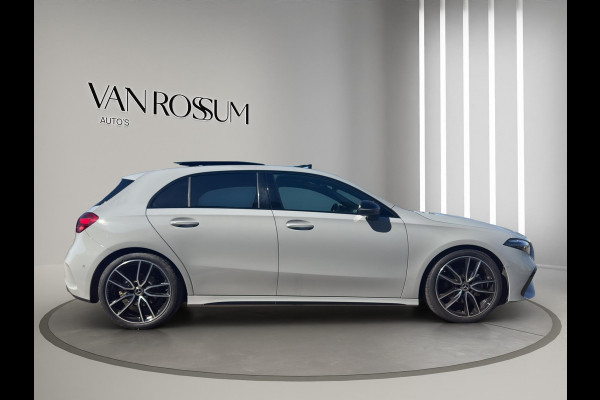 Mercedes-Benz A-Klasse 180 AMG Line | Pano | Sfeer | Stoelverw. | Camera | Trekhaak Electrisch |