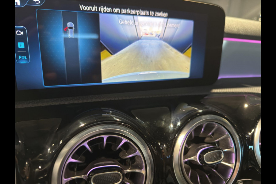 Mercedes-Benz A-Klasse 180 AMG Line | Pano | Sfeer | Stoelverw. | Camera | Trekhaak Electrisch |