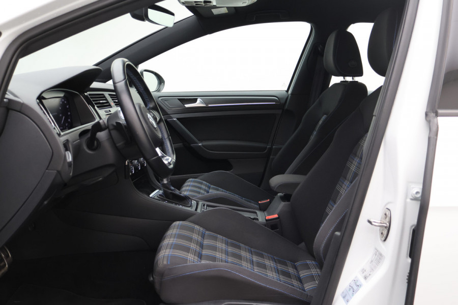 Volkswagen Golf 1.4 TSI PHEV GTE Virtual Cockpit, Apple Carplay, LED, Stoelverwarming, 19"