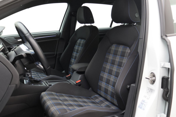 Volkswagen Golf 1.4 TSI PHEV GTE Virtual Cockpit, Apple Carplay, LED, Stoelverwarming, 19"