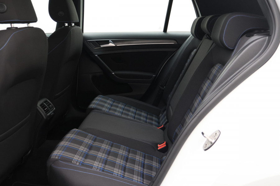 Volkswagen Golf 1.4 TSI PHEV GTE Virtual Cockpit, Apple Carplay, LED, Stoelverwarming, 19"