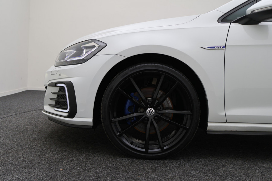 Volkswagen Golf 1.4 TSI PHEV GTE Virtual Cockpit, Apple Carplay, LED, Stoelverwarming, 19"