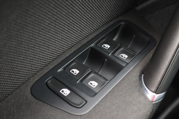 Volkswagen Golf 1.4 TSI PHEV GTE Virtual Cockpit, Apple Carplay, LED, Stoelverwarming, 19"