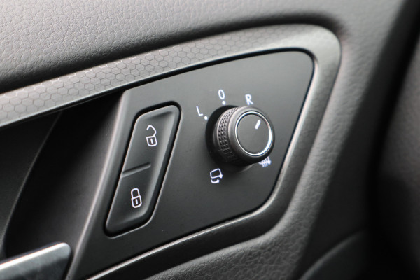 Volkswagen Golf 1.4 TSI PHEV GTE Virtual Cockpit, Apple Carplay, LED, Stoelverwarming, 19"