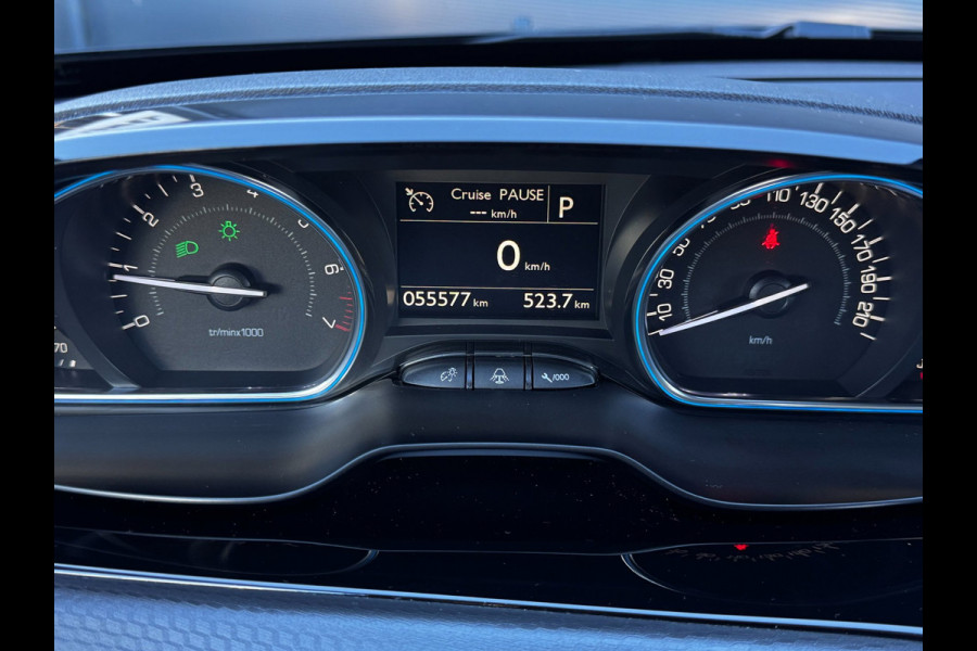 Peugeot 2008 1.2 PureTech Allure | Automaat | Trekhaak | Distributieriem vervangen| Parkeersensoren | Climate Control