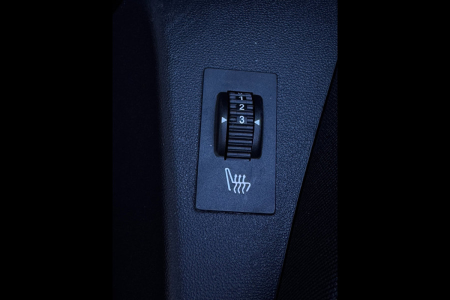 Peugeot 2008 1.2 PureTech Allure | Automaat | Trekhaak | Distributieriem vervangen| Parkeersensoren | Climate Control