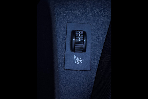 Peugeot 2008 1.2 PureTech Allure | Automaat | Trekhaak | Distributieriem vervangen| Parkeersensoren | Climate Control