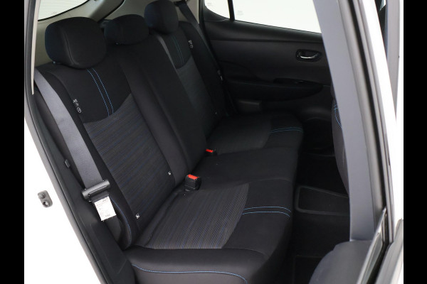Nissan Leaf N-CONNECTA 40 kWh + 360 CAMERA | STOELVERW. | CARPLAY | NAVIGATIE | 17 INCH | STUURVERWARMING