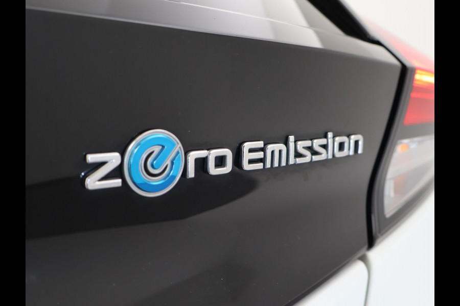 Nissan Leaf N-CONNECTA 40 kWh + 360 CAMERA | STOELVERW. | CARPLAY | NAVIGATIE | 17 INCH | STUURVERWARMING