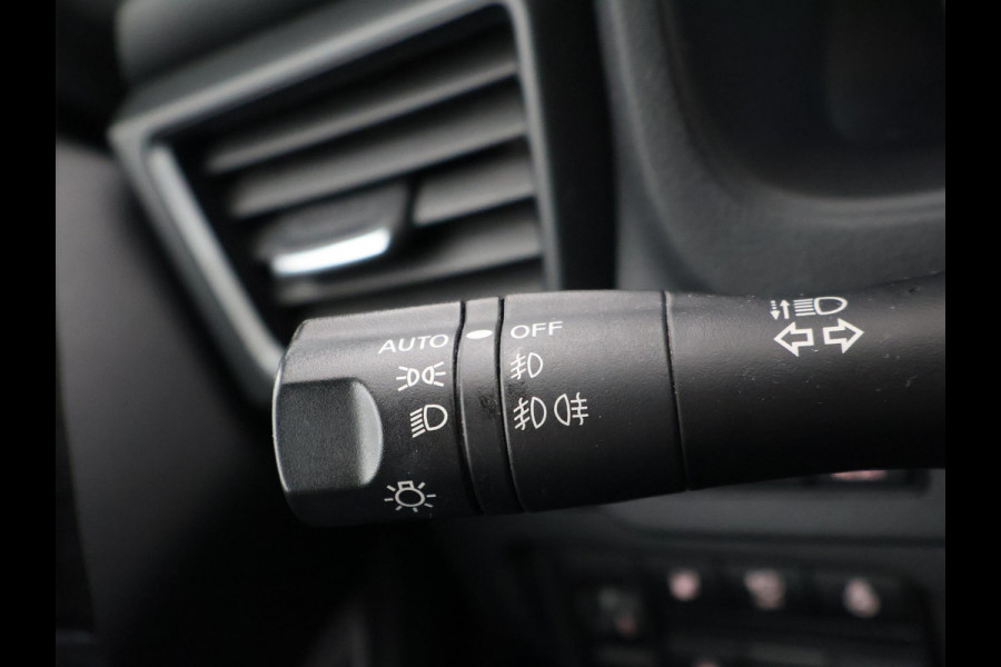 Nissan Leaf N-CONNECTA 40 kWh + 360 CAMERA | STOELVERW. | CARPLAY | NAVIGATIE | 17 INCH | STUURVERWARMING
