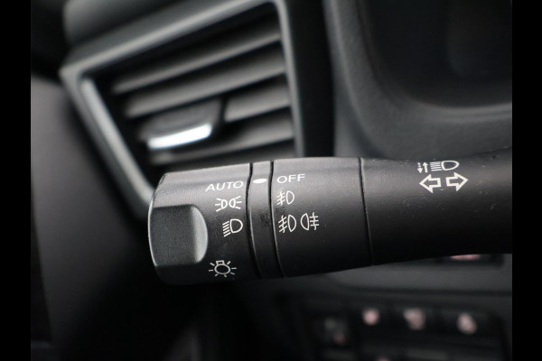 Nissan Leaf N-CONNECTA 40 kWh + 360 CAMERA | STOELVERW. | CARPLAY | NAVIGATIE | 17 INCH | STUURVERWARMING