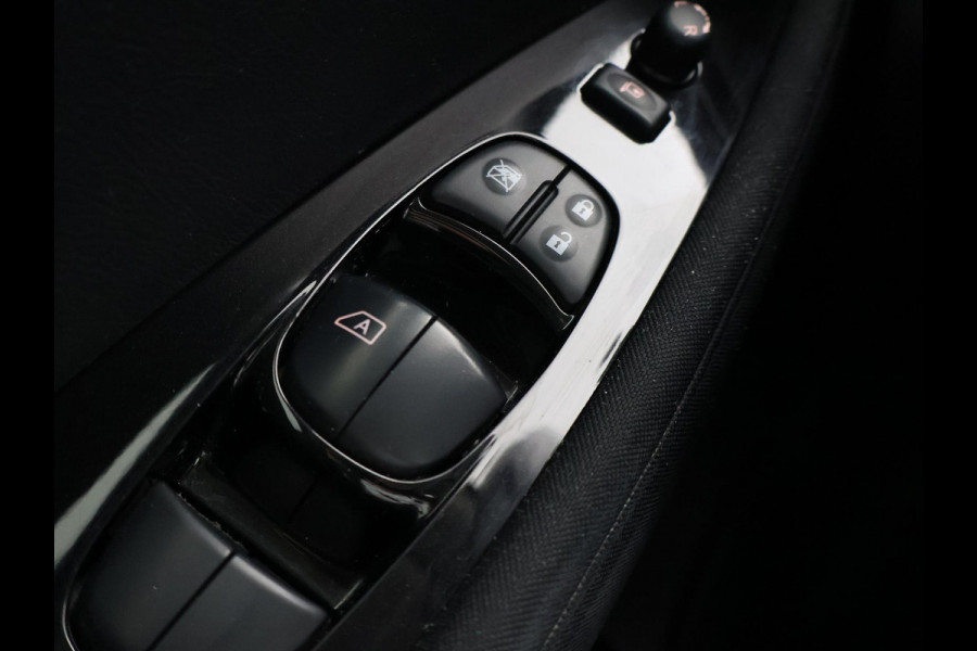 Nissan Leaf N-CONNECTA 40 kWh + 360 CAMERA | STOELVERW. | CARPLAY | NAVIGATIE | 17 INCH | STUURVERWARMING