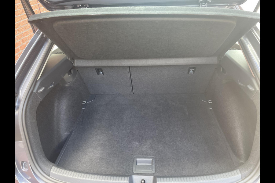 Volkswagen Taigo 1.0 TSI 110pk DSG Style | Navigatie | Apple Carplay / Android Auto | Parkeersensoren | Camera | Park Assist | Adaptive Cruise Control | Virtual Cockpit | Stoelverwarming | Ledverlichting | Climate Control