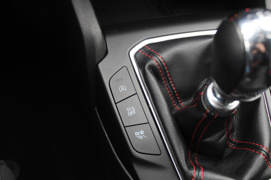 Ford Focus 1.0 EcoBoost ST Line Business / CarPlay / Keyless / Parkeerhulp V+A / 18'' / Stuur+Stoelverwarming / LED / DAB / Cruise Control