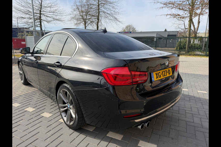 BMW 3-serie 320i Luxury Edition| M-Stuur | Leder | CarPlay | Schuifdak