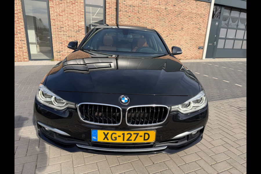 BMW 3-serie 320i Luxury Edition| M-Stuur | Leder | CarPlay | Schuifdak