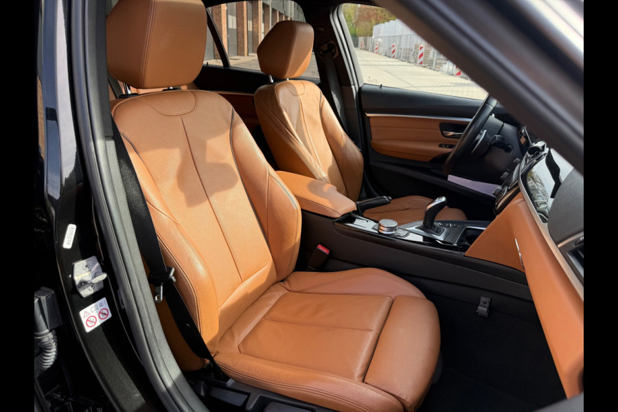 BMW 3-serie 320i Luxury Edition| M-Stuur | Leder | CarPlay | Schuifdak