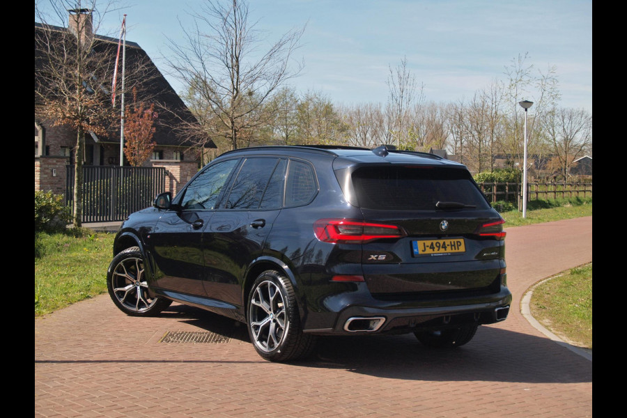 BMW X5 xDrive45e High Executive | M-Pakket | Panoramadak | 360 Camera | Sfeerverlichting | Apple Carplay |