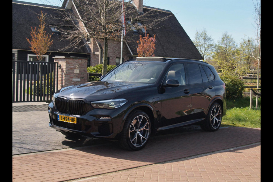 BMW X5 xDrive45e High Executive | M-Pakket | Panoramadak | 360 Camera | Sfeerverlichting | Apple Carplay |