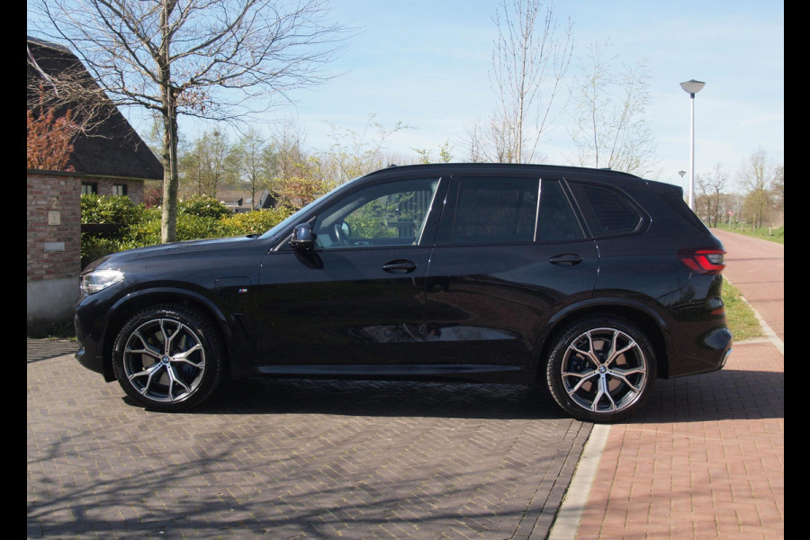 BMW X5 xDrive45e High Executive | M-Pakket | Panoramadak | 360 Camera | Sfeerverlichting | Apple Carplay |