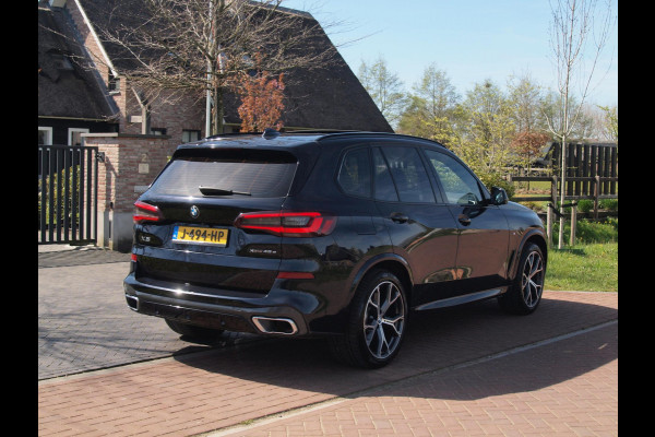 BMW X5 xDrive45e High Executive | M-Pakket | Panoramadak | 360 Camera | Sfeerverlichting | Apple Carplay |