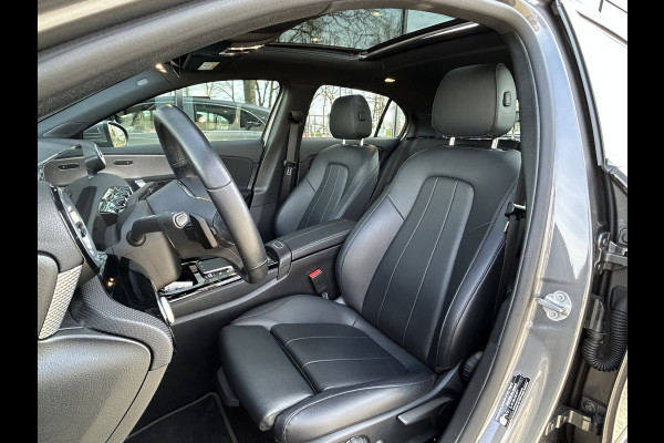 Mercedes-Benz A-Klasse 200 Luxury 164pk // Panoramadak // Carplay // Sfeerverlichting // MultiBeam LED // Keyless Entry // Camera // Advanced Audio