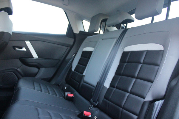 Citroën C4 C4 1.2 HYbrid 145PK MAX | HEAD UP DISPLAY | CAMERA VOOR + ACHTER | NAVIGATIE | DRAADLOZE TELEFOONLADER | FULL LED KOPLAMPEN | DRAADLOZE APPLE CARPLAY/ANDROID AUTO | 18" LICHTMETALEN VELGEN | ADAPTIVE CRUISE CONTROL | CLIMATE CONTROL | LEDEREN BEKLEDING | DAB+ RADIO | KEYLESS ENTRY/START |