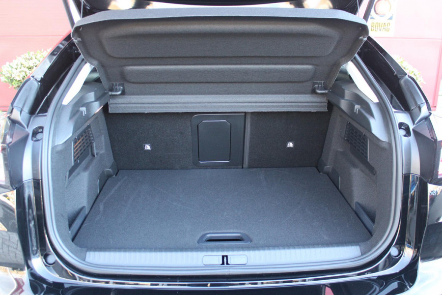 Citroën C4 C4 1.2 HYbrid 145PK MAX | HEAD UP DISPLAY | CAMERA VOOR + ACHTER | NAVIGATIE | DRAADLOZE TELEFOONLADER | FULL LED KOPLAMPEN | DRAADLOZE APPLE CARPLAY/ANDROID AUTO | 18" LICHTMETALEN VELGEN | ADAPTIVE CRUISE CONTROL | CLIMATE CONTROL | LEDEREN BEKLEDING | DAB+ RADIO | KEYLESS ENTRY/START |