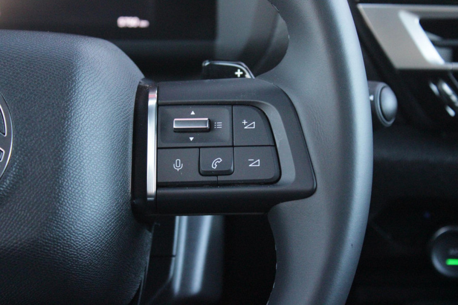 Citroën C4 C4 1.2 HYbrid 145PK MAX | HEAD UP DISPLAY | CAMERA VOOR + ACHTER | NAVIGATIE | DRAADLOZE TELEFOONLADER | FULL LED KOPLAMPEN | DRAADLOZE APPLE CARPLAY/ANDROID AUTO | 18" LICHTMETALEN VELGEN | ADAPTIVE CRUISE CONTROL | CLIMATE CONTROL | LEDEREN BEKLEDING | DAB+ RADIO | KEYLESS ENTRY/START |