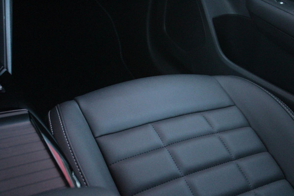 Citroën C4 C4 1.2 HYbrid 145PK MAX | HEAD UP DISPLAY | CAMERA VOOR + ACHTER | NAVIGATIE | DRAADLOZE TELEFOONLADER | FULL LED KOPLAMPEN | DRAADLOZE APPLE CARPLAY/ANDROID AUTO | 18" LICHTMETALEN VELGEN | ADAPTIVE CRUISE CONTROL | CLIMATE CONTROL | LEDEREN BEKLEDING | DAB+ RADIO | KEYLESS ENTRY/START |