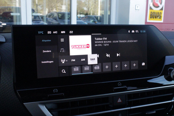 Citroën C4 C4 1.2 HYbrid 145PK MAX | HEAD UP DISPLAY | CAMERA VOOR + ACHTER | NAVIGATIE | DRAADLOZE TELEFOONLADER | FULL LED KOPLAMPEN | DRAADLOZE APPLE CARPLAY/ANDROID AUTO | 18" LICHTMETALEN VELGEN | ADAPTIVE CRUISE CONTROL | CLIMATE CONTROL | LEDEREN BEKLEDING | DAB+ RADIO | KEYLESS ENTRY/START |