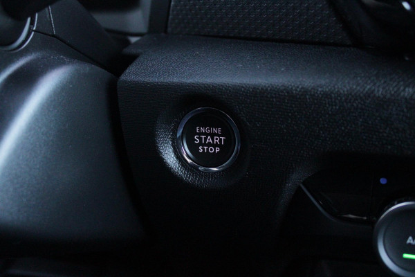 Citroën C4 C4 1.2 HYbrid 145PK MAX | HEAD UP DISPLAY | CAMERA VOOR + ACHTER | NAVIGATIE | DRAADLOZE TELEFOONLADER | FULL LED KOPLAMPEN | DRAADLOZE APPLE CARPLAY/ANDROID AUTO | 18" LICHTMETALEN VELGEN | ADAPTIVE CRUISE CONTROL | CLIMATE CONTROL | LEDEREN BEKLEDING | DAB+ RADIO | KEYLESS ENTRY/START |