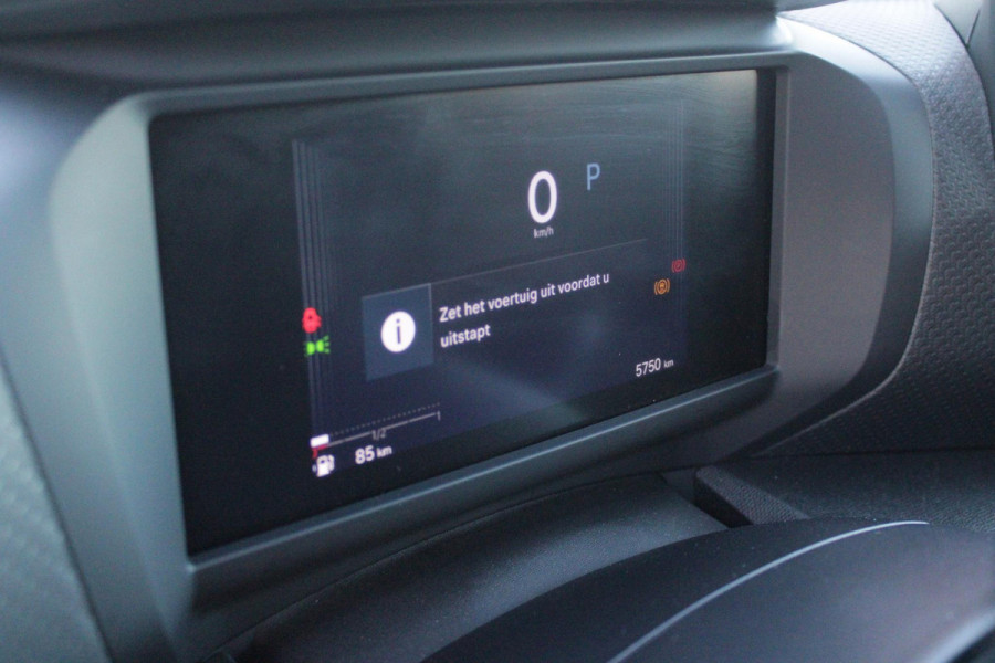 Citroën C4 C4 1.2 HYbrid 145PK MAX | HEAD UP DISPLAY | CAMERA VOOR + ACHTER | NAVIGATIE | DRAADLOZE TELEFOONLADER | FULL LED KOPLAMPEN | DRAADLOZE APPLE CARPLAY/ANDROID AUTO | 18" LICHTMETALEN VELGEN | ADAPTIVE CRUISE CONTROL | CLIMATE CONTROL | LEDEREN BEKLEDING | DAB+ RADIO | KEYLESS ENTRY/START |