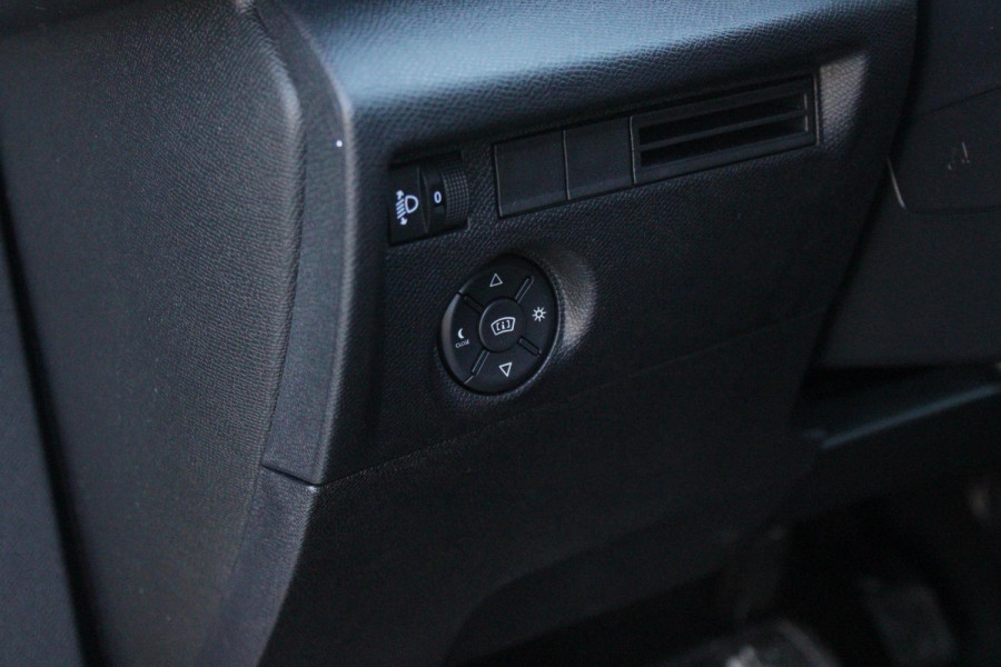 Citroën C4 C4 1.2 HYbrid 145PK MAX | HEAD UP DISPLAY | CAMERA VOOR + ACHTER | NAVIGATIE | DRAADLOZE TELEFOONLADER | FULL LED KOPLAMPEN | DRAADLOZE APPLE CARPLAY/ANDROID AUTO | 18" LICHTMETALEN VELGEN | ADAPTIVE CRUISE CONTROL | CLIMATE CONTROL | LEDEREN BEKLEDING | DAB+ RADIO | KEYLESS ENTRY/START |