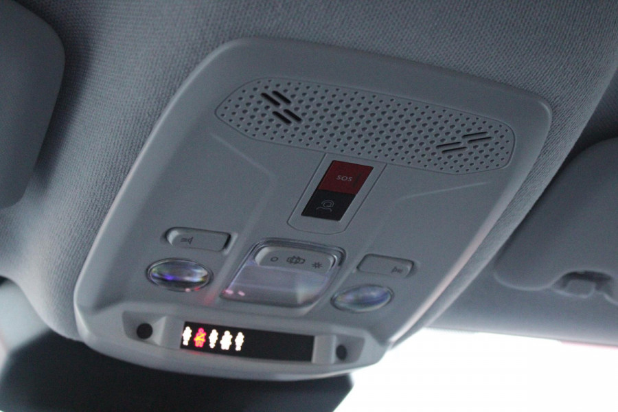 Citroën C4 C4 1.2 HYbrid 145PK MAX | HEAD UP DISPLAY | CAMERA VOOR + ACHTER | NAVIGATIE | DRAADLOZE TELEFOONLADER | FULL LED KOPLAMPEN | DRAADLOZE APPLE CARPLAY/ANDROID AUTO | 18" LICHTMETALEN VELGEN | ADAPTIVE CRUISE CONTROL | CLIMATE CONTROL | LEDEREN BEKLEDING | DAB+ RADIO | KEYLESS ENTRY/START |