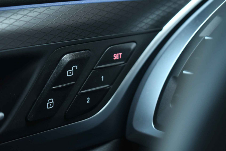 BMW X3 xDrive30e M-Sport Pano Trekh El-zetel HUD 360 H/K Adp-demping