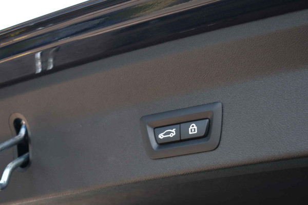 BMW X3 xDrive30e M-Sport Pano Trekh El-zetel HUD 360 H/K Adp-demping