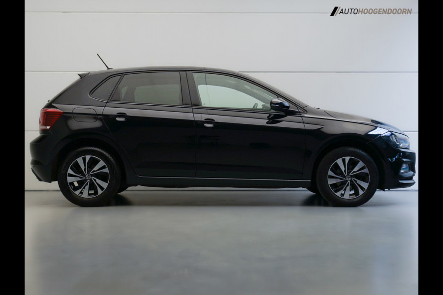 Volkswagen Polo 1.0 TSI Comfortline Business Sport (KEYLESS,ACHTERUITRIJCAMERA,DIGI,APPLE CARPLAY,LM-VELGEN,ADAPTIVE,TOPCONDITIE)