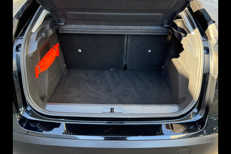 Citroën C4 1.2 PureTech Feel 131Pk Automaat| Airco | Navigatie | Cruise control | Camera | 18".