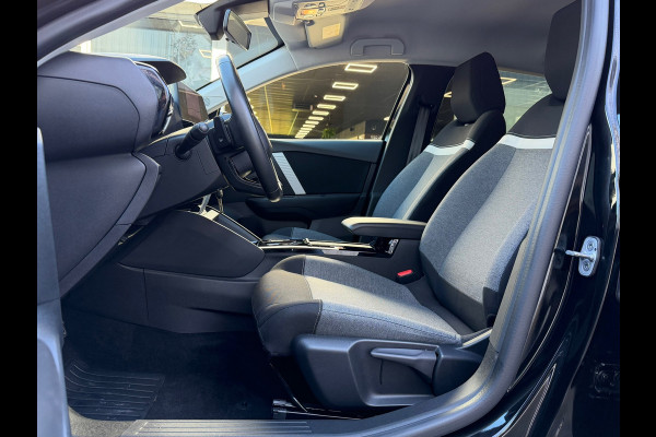 Citroën C4 1.2 PureTech Feel 131Pk Automaat| Airco | Navigatie | Cruise control | Camera | 18".