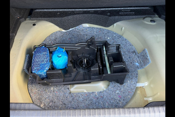 Citroën C4 1.2 PureTech Feel 131Pk Automaat| Airco | Navigatie | Cruise control | Camera | 18".