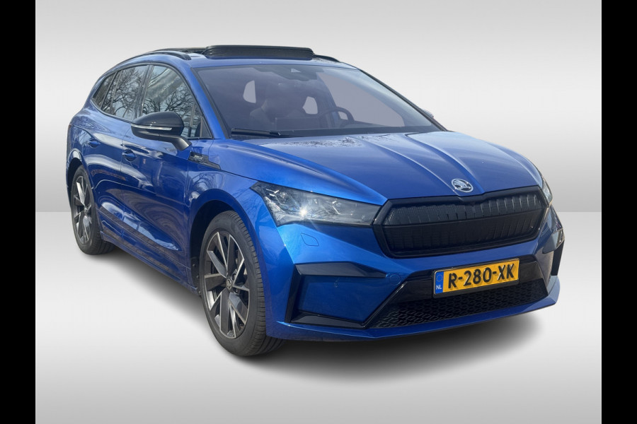 Škoda ENYAQ iV 60 Sportline / NIEUWSTAAT! / SoH 95,5% / Trekhaak /  Panoramadak / Camera / Leder&Alcantara / 20'' / Keyless / Matrix LED / Sfeerverlichting / Stoelverwamring / DAB / ACC
