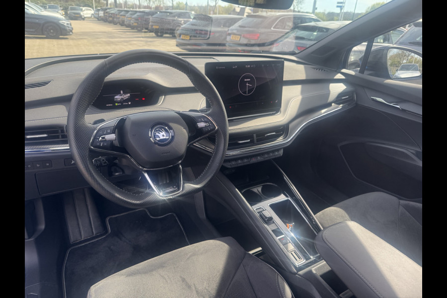 Škoda ENYAQ iV 60 Sportline / NIEUWSTAAT! / SoH 95,5% / Trekhaak /  Panoramadak / Camera / Leder&Alcantara / 20'' / Keyless / Matrix LED / Sfeerverlichting / Stoelverwamring / DAB / ACC