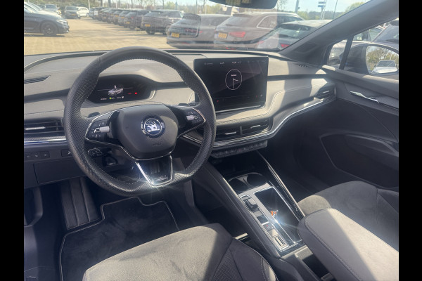 Škoda ENYAQ iV 60 Sportline / NIEUWSTAAT! / SoH 95,5% / Trekhaak /  Panoramadak / Camera / Leder&Alcantara / 20'' / Keyless / Matrix LED / Sfeerverlichting / Stoelverwamring / DAB / ACC