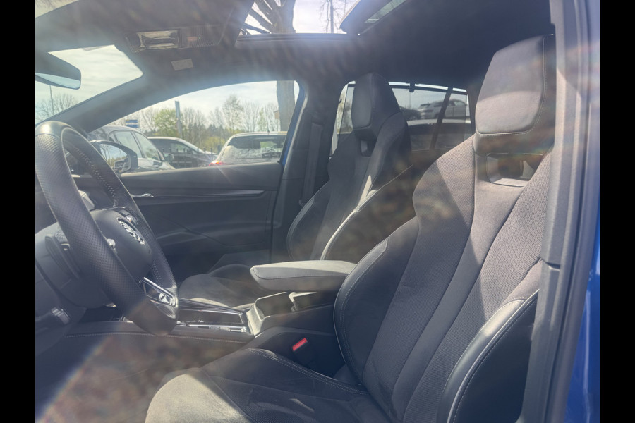 Škoda ENYAQ iV 60 Sportline / NIEUWSTAAT! / SoH 95,5% / Trekhaak /  Panoramadak / Camera / Leder&Alcantara / 20'' / Keyless / Matrix LED / Sfeerverlichting / Stoelverwamring / DAB / ACC