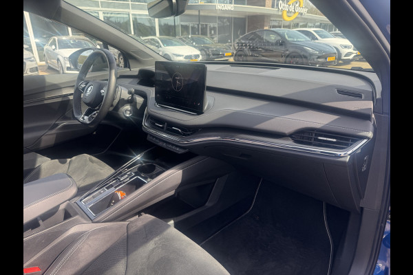 Škoda ENYAQ iV 60 Sportline / NIEUWSTAAT! / SoH 95,5% / Trekhaak /  Panoramadak / Camera / Leder&Alcantara / 20'' / Keyless / Matrix LED / Sfeerverlichting / Stoelverwamring / DAB / ACC