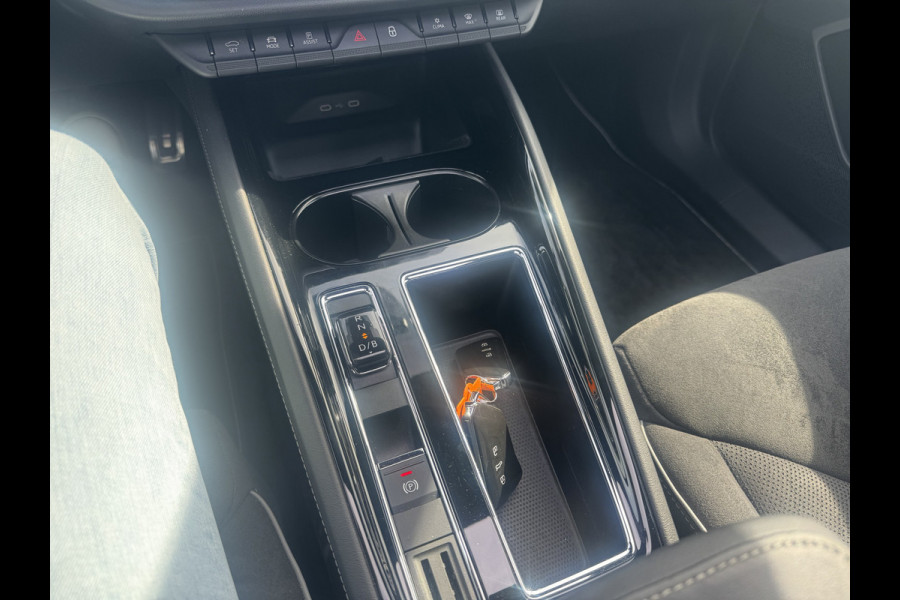 Škoda ENYAQ iV 60 Sportline / NIEUWSTAAT! / SoH 95,5% / Trekhaak /  Panoramadak / Camera / Leder&Alcantara / 20'' / Keyless / Matrix LED / Sfeerverlichting / Stoelverwamring / DAB / ACC