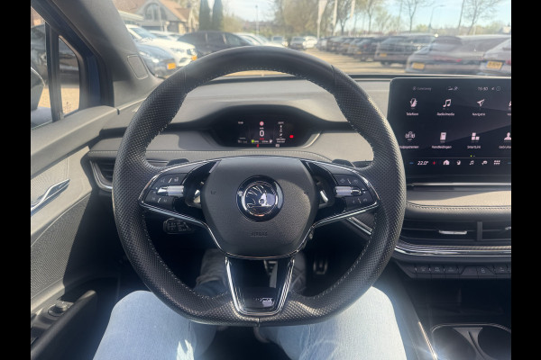Škoda ENYAQ iV 60 Sportline / NIEUWSTAAT! / SoH 95,5% / Trekhaak /  Panoramadak / Camera / Leder&Alcantara / 20'' / Keyless / Matrix LED / Sfeerverlichting / Stoelverwamring / DAB / ACC
