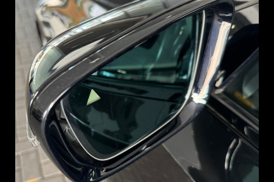 BMW 3-serie 330i High Executive M Sport Pano|HuD|Sfeer|NAP