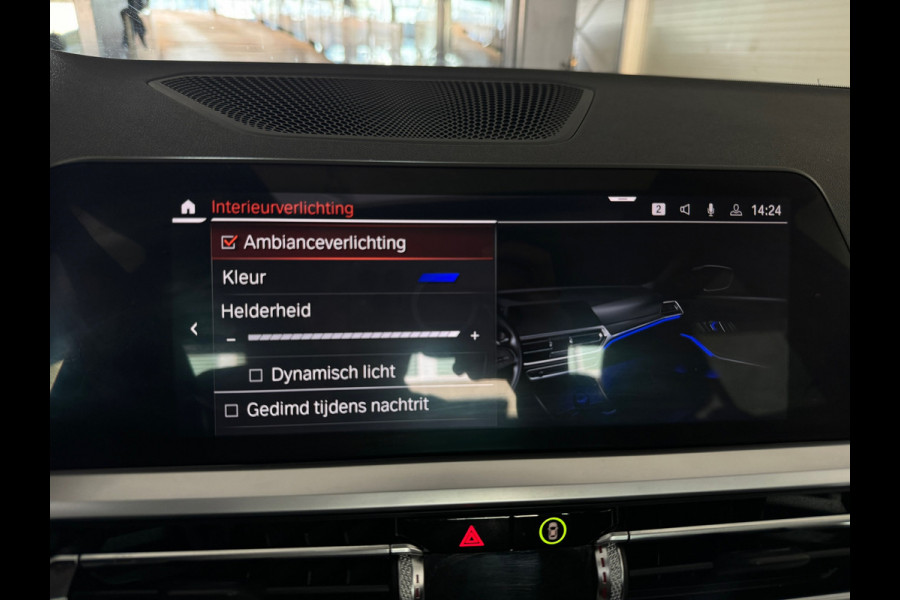 BMW 3-serie 330i High Executive M Sport Pano|HuD|Sfeer|NAP